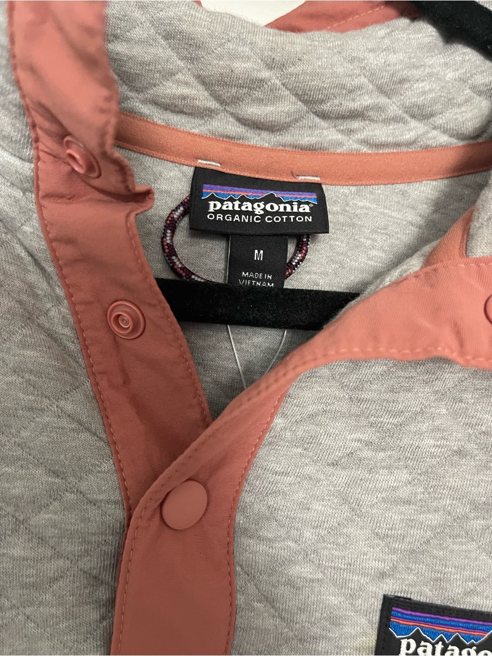 Patagonia Quilted Pullover in Light Gray with Dusty Rose Trim - Picture 2 of 2